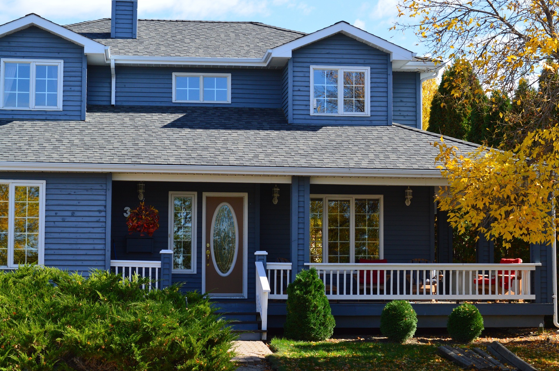 Dark blue vinyl siding colors
