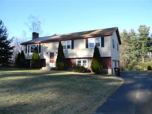 Hudson NH house for sale 19 Winnhaven Dr Hudson NH 03051