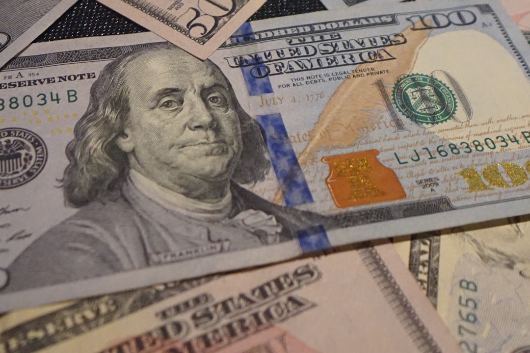Photo by Blogging Guide 100 us dollar bill