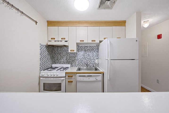 Knightsbridge Arms Condo at 3 Roedean Dr #104 Nashua NH 03063 (10) (Small)