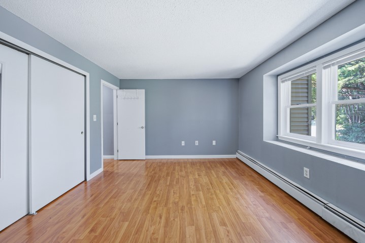 Knightsbridge Arms Condo at 5 Knightsbridge Dr #208 Nashua NH 03063 (13) (Small)