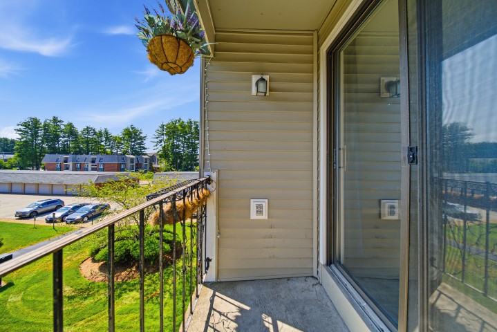 Knightsbridge Arms Condo at 5 Rodean Dr #302 Nashua NH 03063 (16) (Small)