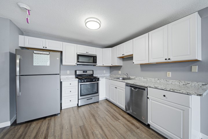 Knightsbridge Arms Condo at 5 Rodean Dr #302 Nashua NH 03063 (6) (Small)